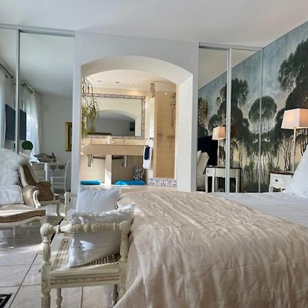 B&B Les Muscades Saint-Étienne-du-Grès Zewnętrze zdjęcie