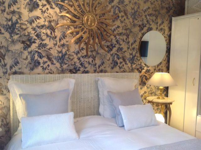 B&B Les Muscades Saint-Étienne-du-Grès Zewnętrze zdjęcie