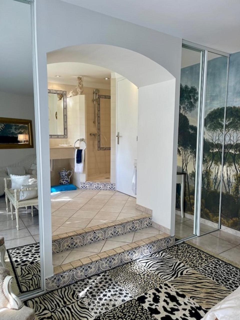 B&B Les Muscades Saint-Étienne-du-Grès Zewnętrze zdjęcie