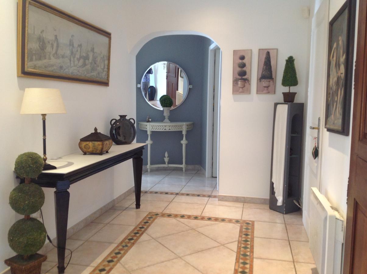 B&B Les Muscades Saint-Étienne-du-Grès Zewnętrze zdjęcie